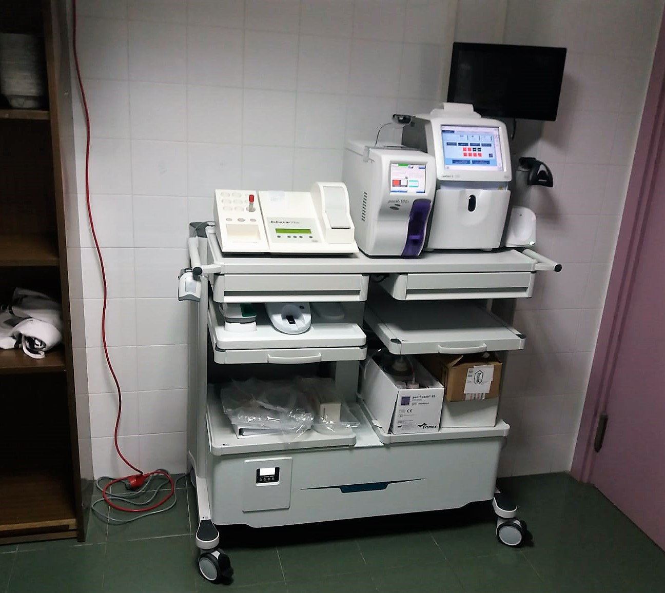 Nuevo equipo de analítica en las urgencias de Los Llanos.