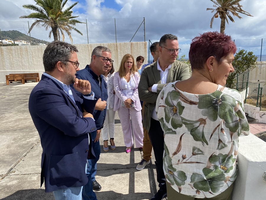 Consejero junto a alcalde IES Luis Cobiella Cuevas