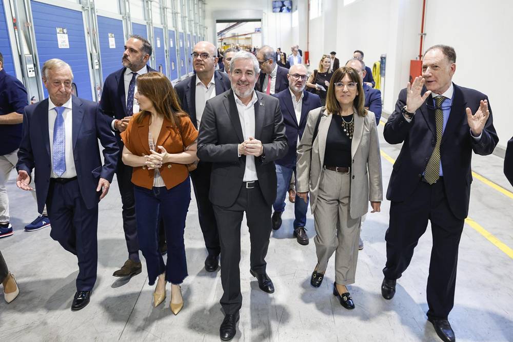 Visita a la Planta de Europlátano en Orozko (Bizkaia), una moderna factoría dedicada a la maduración y comercialización de plátanos de Canarias. EFE/Miguel Toña
