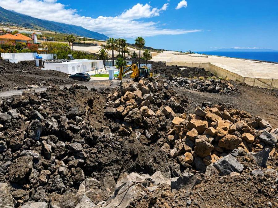 zona de plataneras destruida en 2021 por el volcán, en reconstrucción