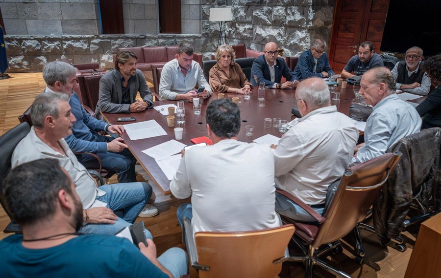 Reunión con el presidente Clavijo.