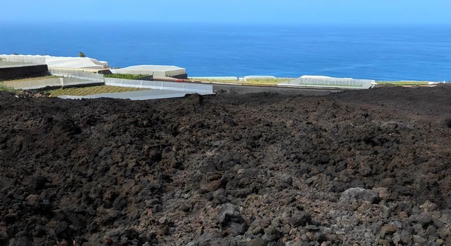 Fincas agrarias sepultadas por la lava del volcán en 2021.