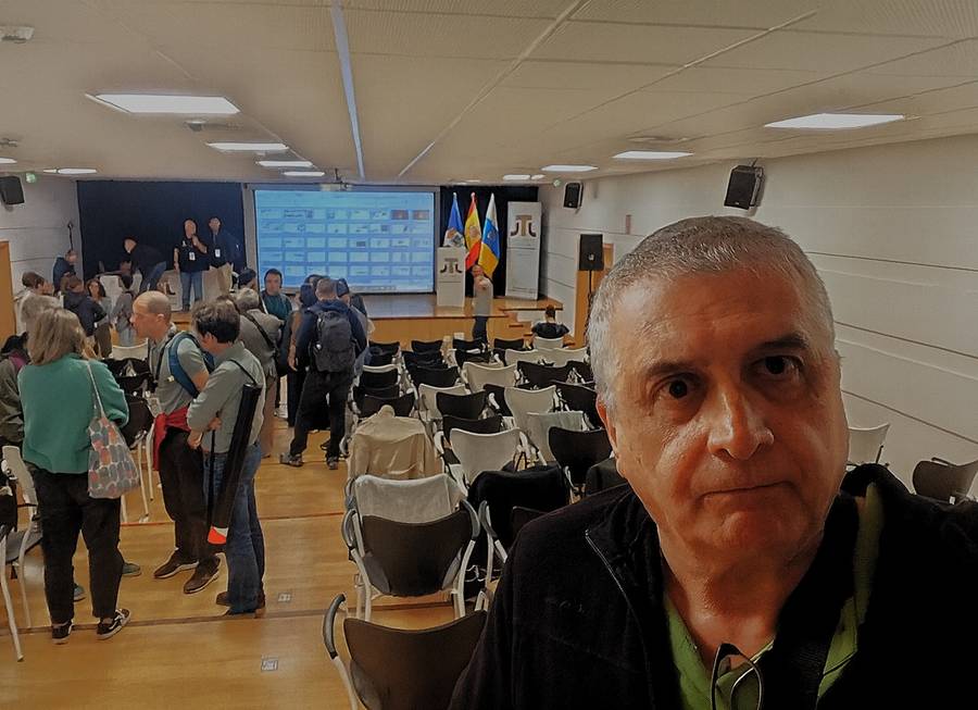 Francisco R. Pulido, en el salón de actos del congreso.