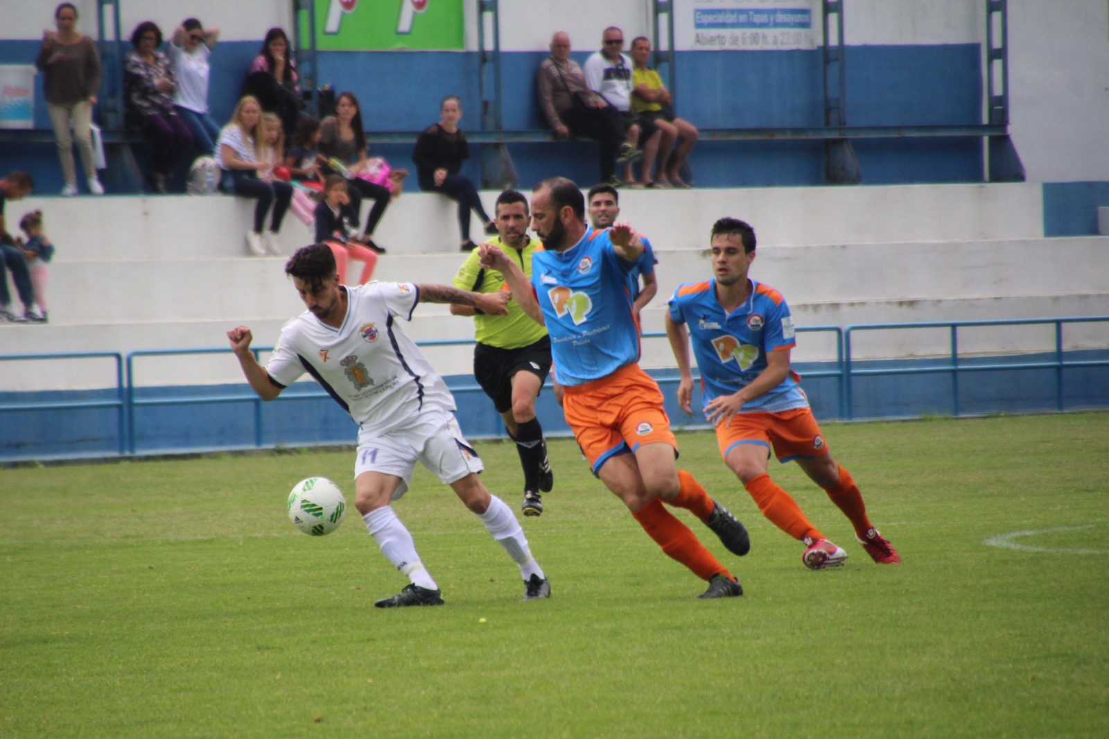 Otro momento del Tenisca-San Mateo. José Ayut.