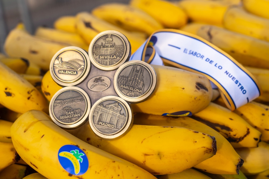 Medalla CNR y plátanos
