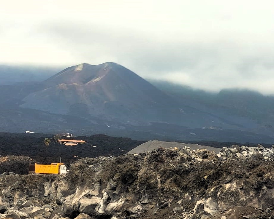 el volcán, visto desde La Lagunaf