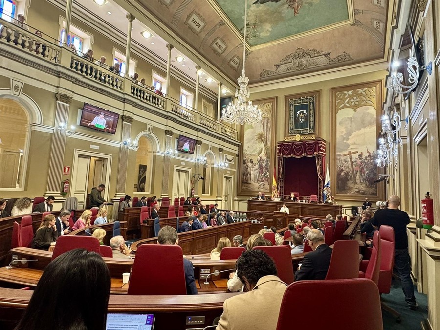 Pleno del Parlamento-Archivo.
